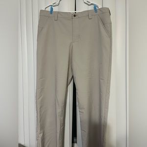 IZOD Off White/Cream Men’s Golf Pants Size 38x30 *FLAW*